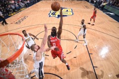 湖人新赛季豪强阵容老化面临争冠难题